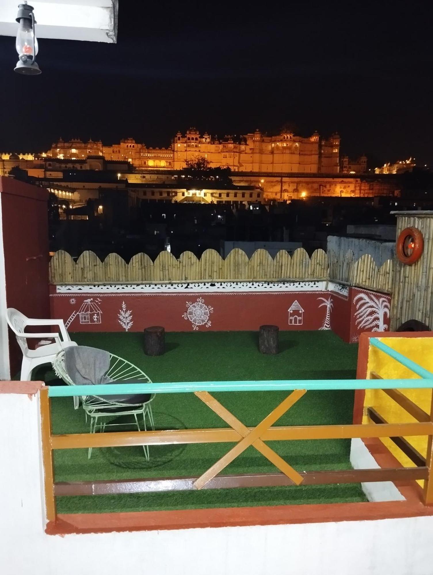 City And Palace View Guest House Udaipur Exterior photo